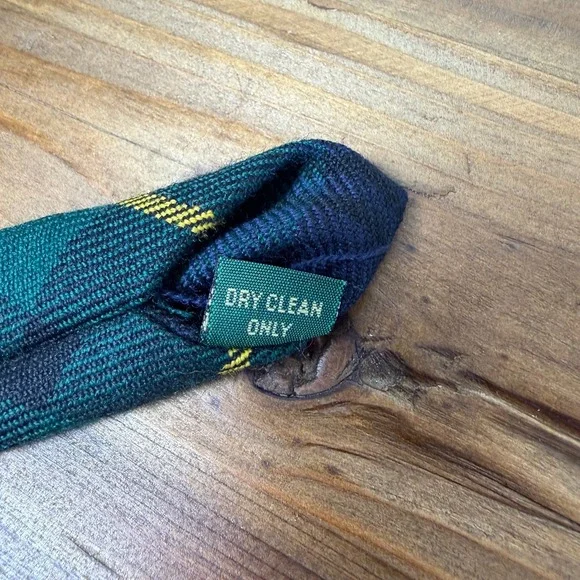 Lochcarron of Scotland Wool Gordon Clan Tartan Tie Scottish Traditional - Picture 5 of 6